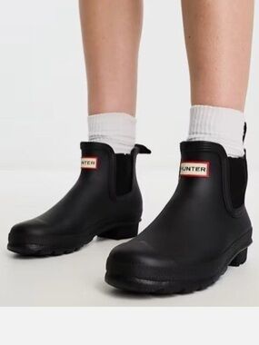 Hunter Black Chelsea Ankle Rain Boots Women’s Size 5